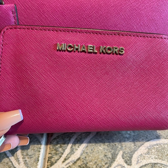 Michael Kors Raspberry Hamilton & Wristlet - Picture 4 of 6